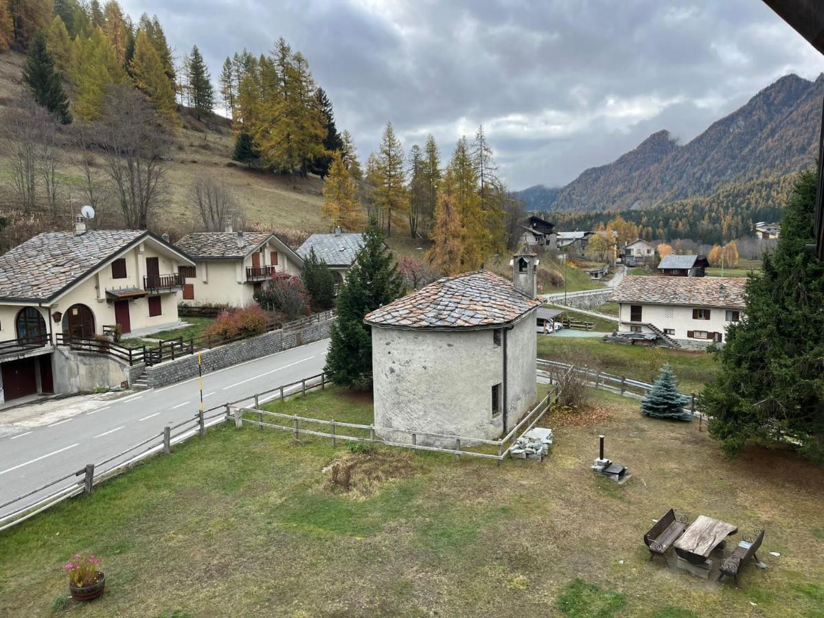 La Rondine - Appartamento Panoramico 6 Posti Letto In Villetta Champoluc Exterior foto
