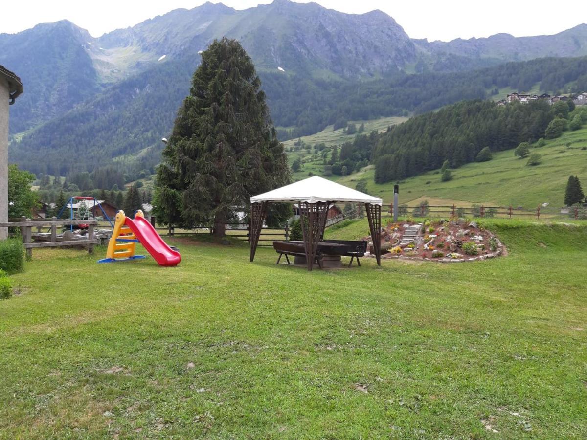 La Rondine - Appartamento Panoramico 6 Posti Letto In Villetta Champoluc Exterior foto